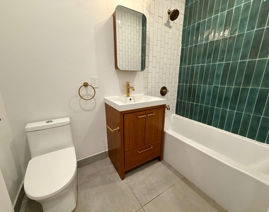 725 Knickerbocker Avenue - Photo Thumbnail 10