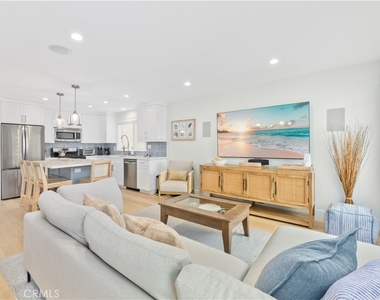206 Adams Street - Photo Thumbnail 3