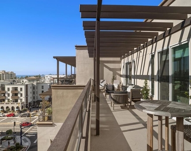 301 Mission Avenue - Photo Thumbnail 2