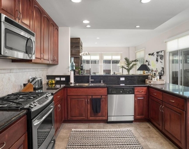 301 Mission Avenue - Photo Thumbnail 7