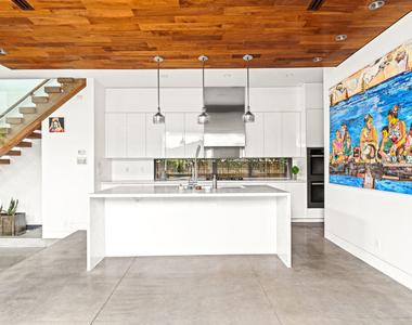 524 Rialto Avenue - Photo Thumbnail 9