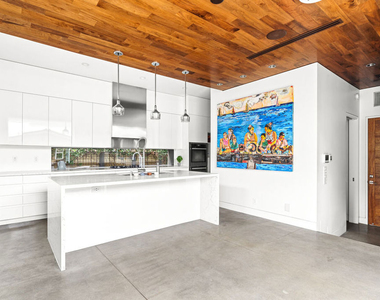 524 Rialto Avenue - Photo Thumbnail 8