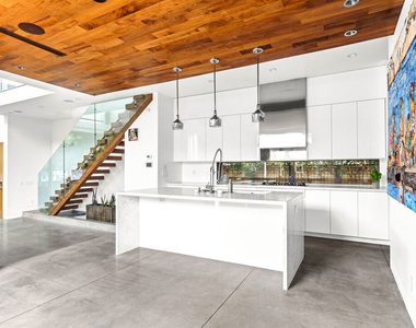 524 Rialto Avenue - Photo Thumbnail 10