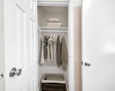 729 S Union Avenue - Photo Thumbnail 11