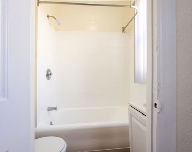 729 S Union Avenue - Photo Thumbnail 4