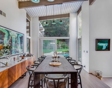 2436 Arbutus Drive - Photo Thumbnail 6