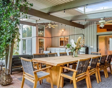 2436 Arbutus Drive - Photo Thumbnail 19