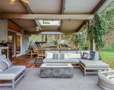 2436 Arbutus Drive - Photo Thumbnail 18