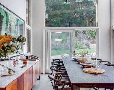 2436 Arbutus Drive - Photo Thumbnail 7