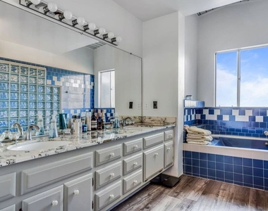 2436 Arbutus Drive - Photo Thumbnail 17