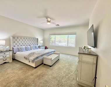 78322 Vinewood Drive - Photo Thumbnail 15