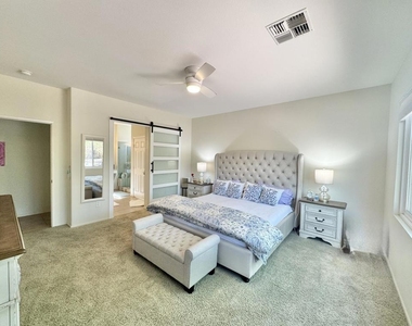 78322 Vinewood Drive - Photo Thumbnail 14