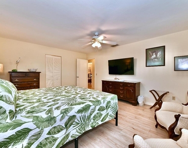 129 Alhambra Place - Photo Thumbnail 16