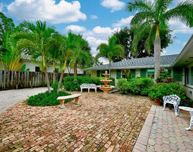 129 Alhambra Place - Photo Thumbnail 31