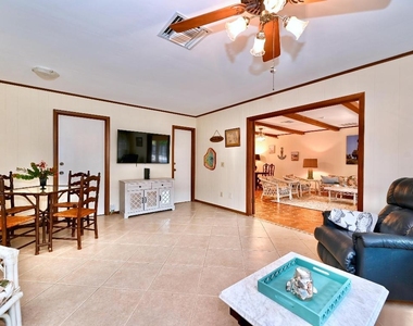 129 Alhambra Place - Photo Thumbnail 25