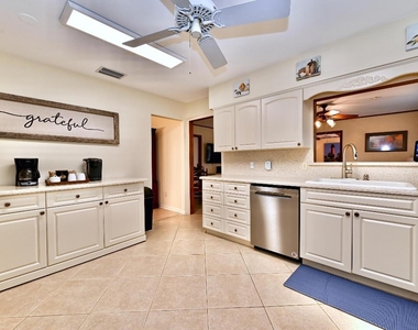 129 Alhambra Place - Photo Thumbnail 12
