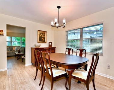 129 Alhambra Place - Photo Thumbnail 9