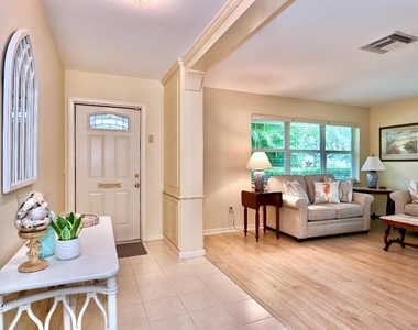 129 Alhambra Place - Photo Thumbnail 3