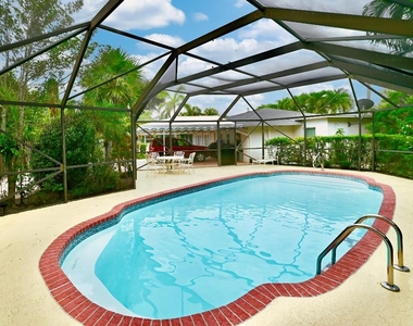 129 Alhambra Place - Photo Thumbnail 34