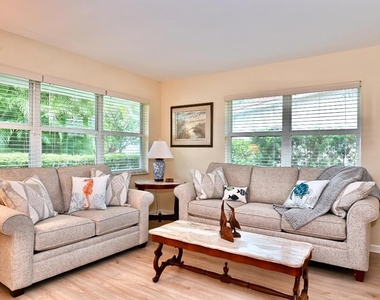 129 Alhambra Place - Photo Thumbnail 5