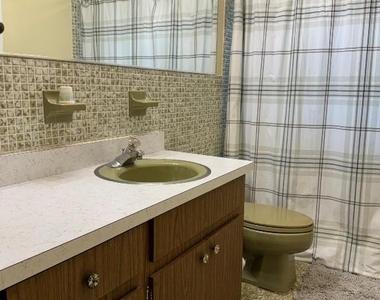 129 Alhambra Place - Photo Thumbnail 22