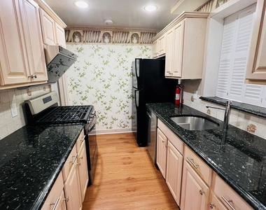 19 Travers Street - Photo Thumbnail 5
