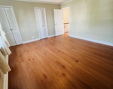 19 Travers Street - Photo Thumbnail 6