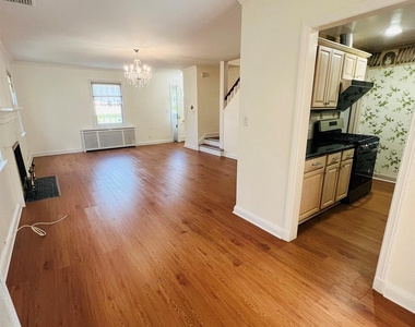 19 Travers Street - Photo Thumbnail 8