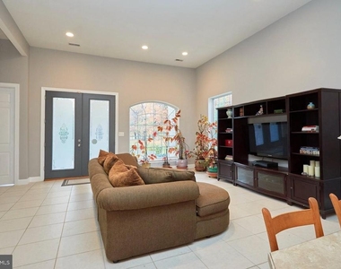 12815 Braddock Road - Photo Thumbnail 4