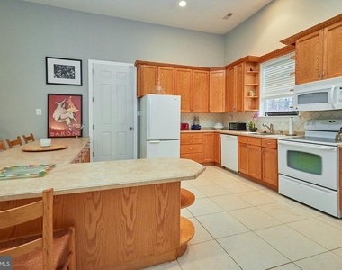 12815 Braddock Road - Photo Thumbnail 8