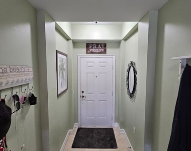 10720 Ravenna Way - Photo Thumbnail 2