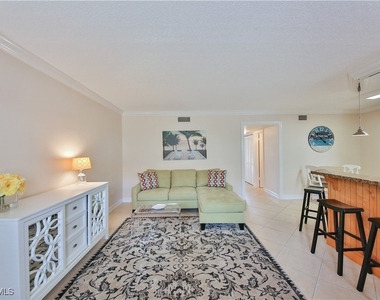 1100 Gulf Shore Boulevard N - Photo Thumbnail 3