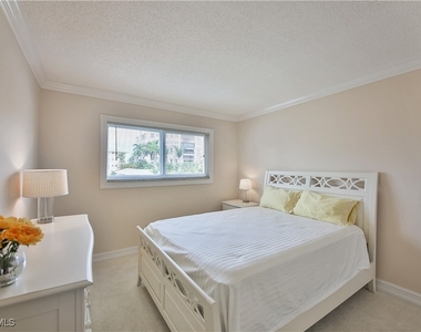 1100 Gulf Shore Boulevard N - Photo Thumbnail 21