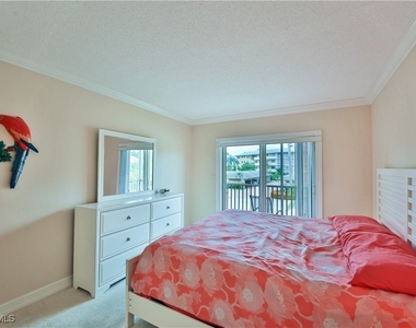 1100 Gulf Shore Boulevard N - Photo Thumbnail 14
