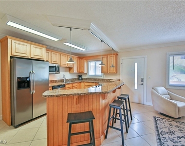 1100 Gulf Shore Boulevard N - Photo Thumbnail 8