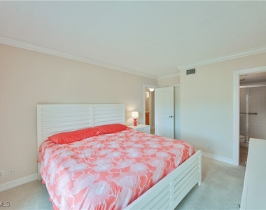 1100 Gulf Shore Boulevard N - Photo Thumbnail 15