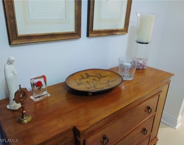 5068 Annunciation Circle - Photo Thumbnail 10
