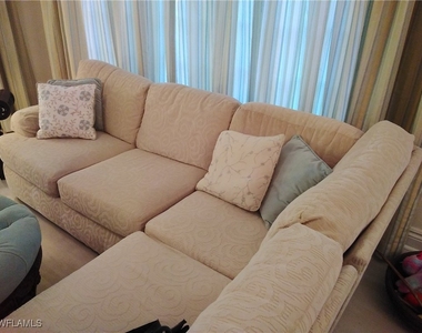 5068 Annunciation Circle - Photo Thumbnail 5