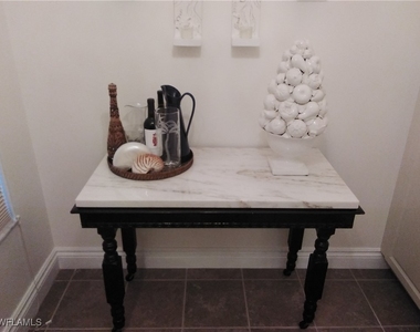 5068 Annunciation Circle - Photo Thumbnail 13