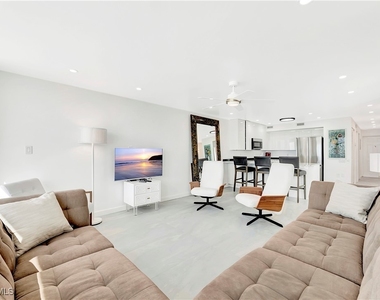 25850 Hickory Boulevard - Photo Thumbnail 7