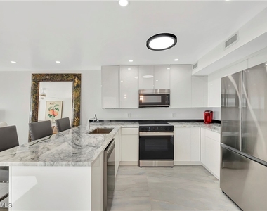 25850 Hickory Boulevard - Photo Thumbnail 3