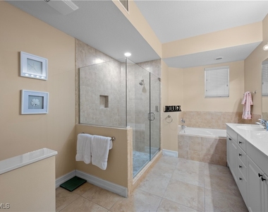 6815 Ascot Drive - Photo Thumbnail 7