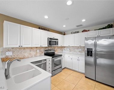 6815 Ascot Drive - Photo Thumbnail 4
