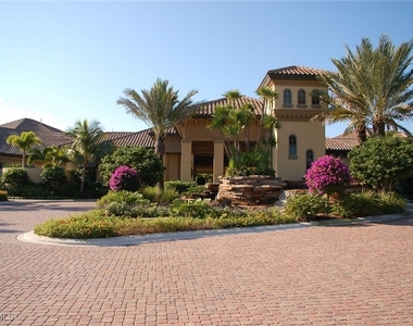 6815 Ascot Drive - Photo Thumbnail 24