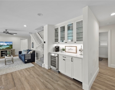 4611 Crayton Road - Photo Thumbnail 15