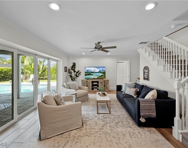4611 Crayton Road - Photo Thumbnail 14