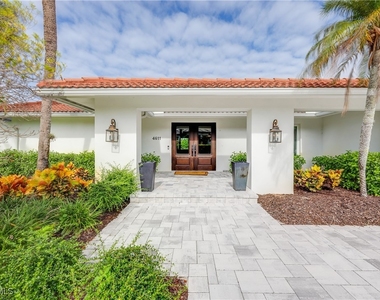 4611 Crayton Road - Photo Thumbnail 3