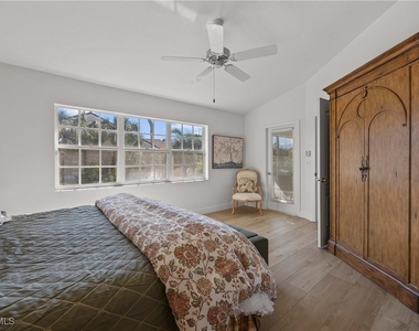 8415 Excalibur Circle - Photo Thumbnail 15