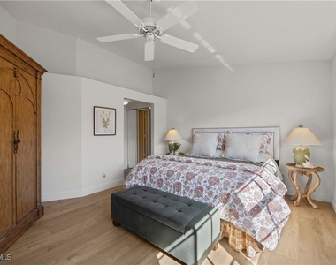 8415 Excalibur Circle - Photo Thumbnail 13