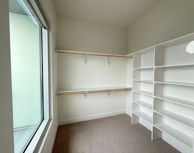 3300 Main St - Photo Thumbnail 10